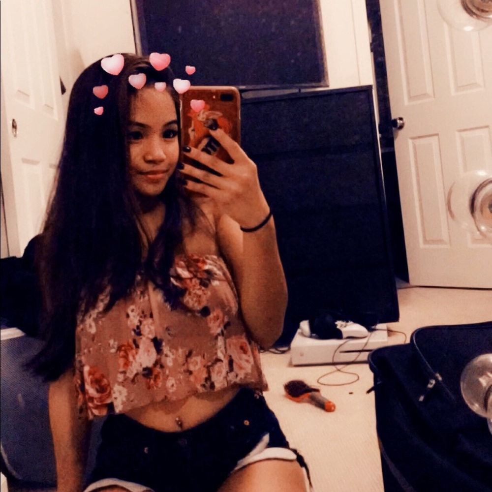 Meet your Posher, Dee